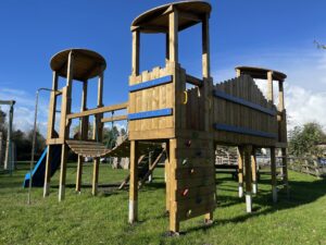 Play unit climbing wall